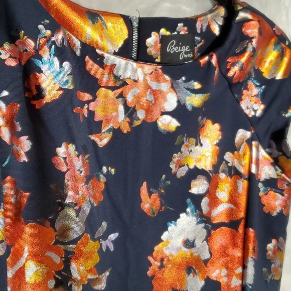Beige By Eci Sz 4 Floral with Metallic looking flowers. BEAUTIFUL dress - Picture 6 of 15